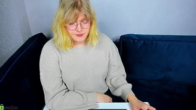 luna_c0ra: απευθείας συνομιλία ΧΧΧ