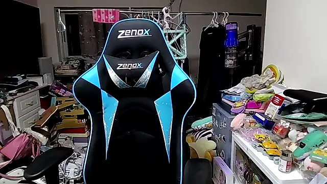 charlie_xdd Show Webcam