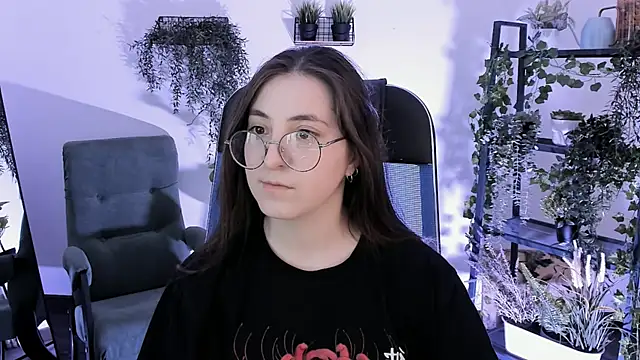 VirtuallVoyant Chat XXX live