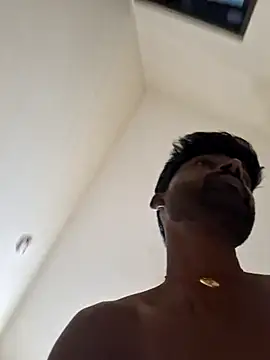 Hot_desi_man12のウェブカメラショー