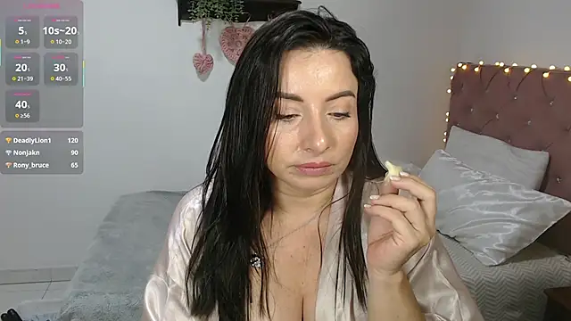 Karlinlive লাইভ XXX চ্যাট