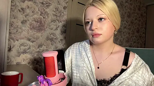 JeneeBIanksのライブXXXチャット