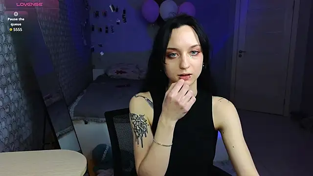 LuxuryLoverss webcam show