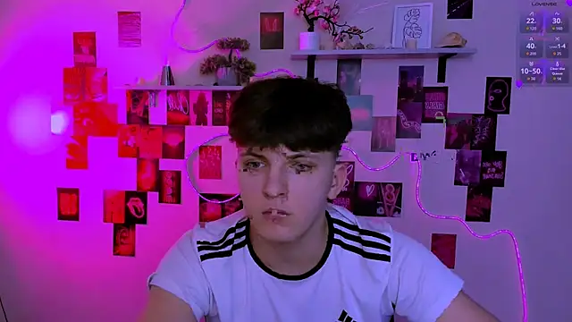 travis_wolf_n Live XXX chat