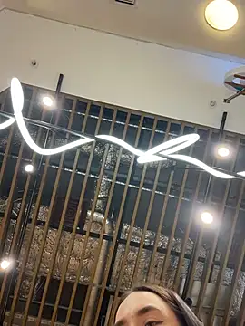 Holly_PlayのライブXXXチャット