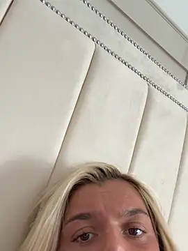 Chat XXX en directo de Irish_BarbieMilfx