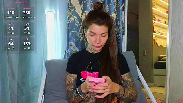 tattooedBabyyのライブXXXチャット