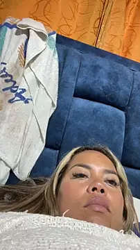 แชท XXX สดของ EmilyDuran_