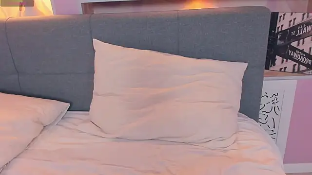 Chatroom XXX en direct de FloraDobb