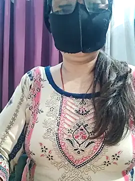 Aishwaryaa_69 现场XXX聊天