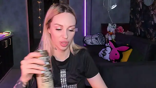 دردشة Blckmirrorr الجنسية المباشرة