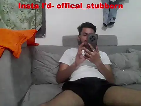 Stubborndesiboy – Naživo XXX chat