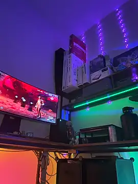 thebrattygoddess: διαδικτυακό σόου στην κάμερα