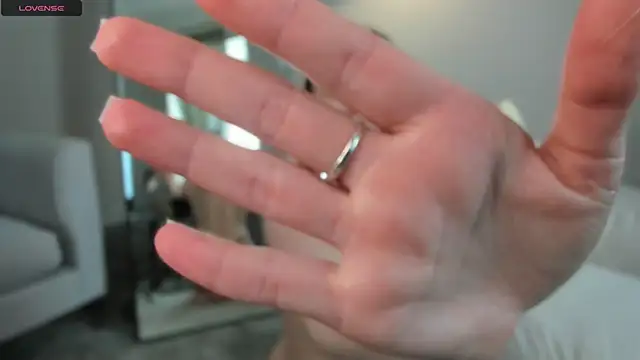 PeiLoyndn Live XXX chat