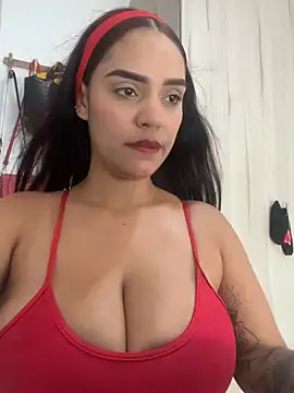 Sara-77 élő XXX-chatje