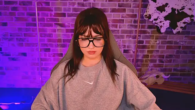 KiraVair Live XXX Chat