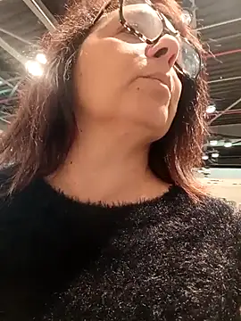 pulpeuse64 Show in webcam