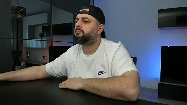 دردشة DravenPeak الجنسية المباشرة