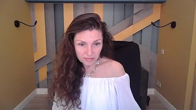 EllaLong's Live XXX Chat