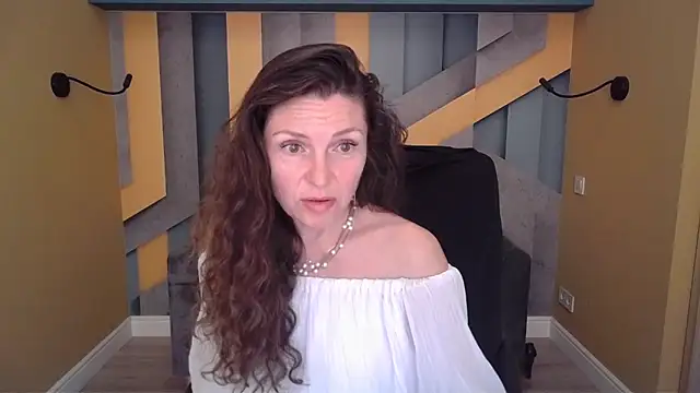 EllaLong's Live XXX Chat