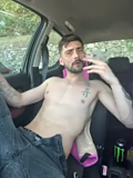 Hugo-hetero34 Show in webcam