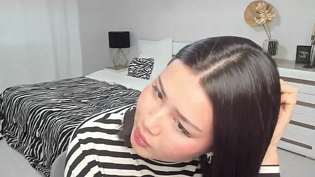 Brunette_Charm's Live XXX Chat