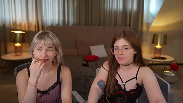 Runa_054 Show Webcam