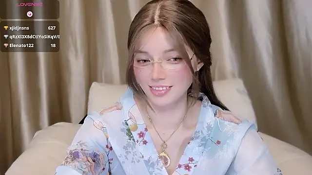 audience114 Adlı Modelin Canlı XXX Sohbeti