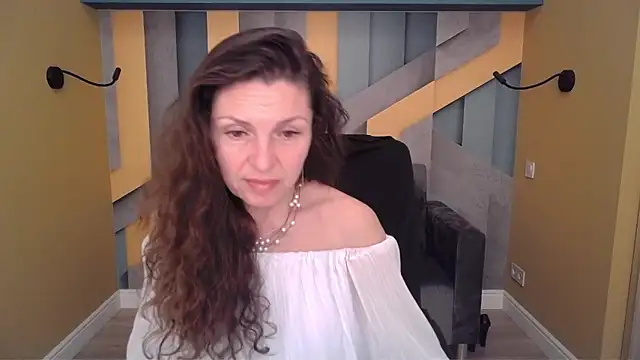 EllaLong's Live XXX Chat