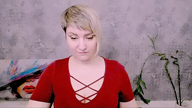 Djullia Live XXX-chat