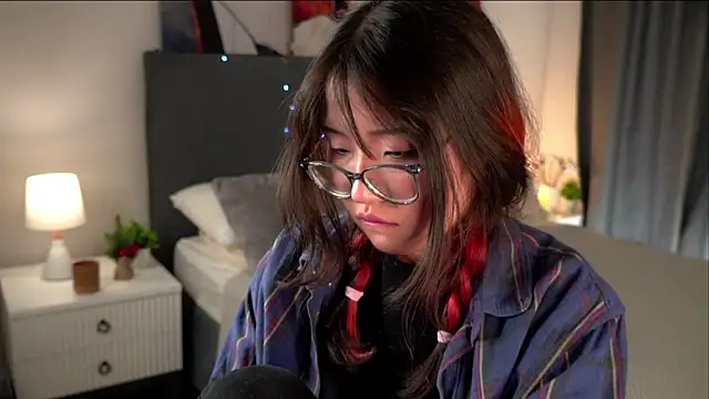 NelleMihalko's Live XXX Chat