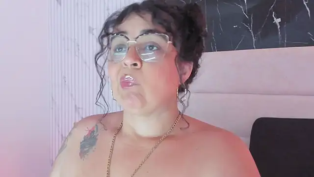 Czat XXX na żywo – Reginavegaa