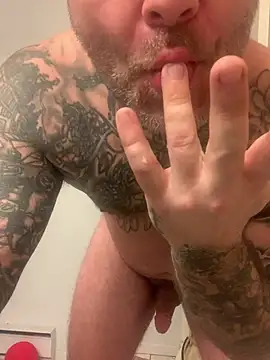 cruising-land: διαδικτυακό σόου στην κάμερα