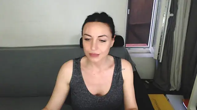 CloveLove Chat XXX in diretta