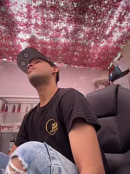 Chat +18 de Mr_Yonder ao vivo