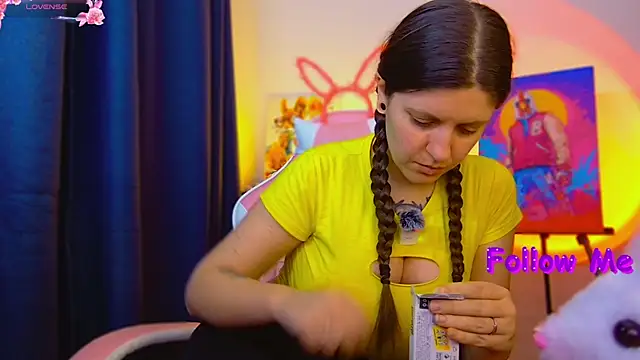 Pertunjukan Kamera Web Ann_mikela