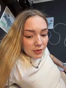 MilaMoone 라이브 XXX 채팅