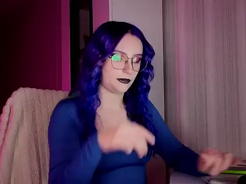 violet-siren-x Adlı Modelin Canlı XXX Sohbeti