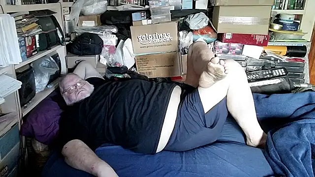 hadeszeuss2's Live XXX Chat