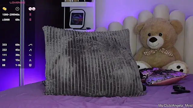 Angela_Myst élő XXX-chatje