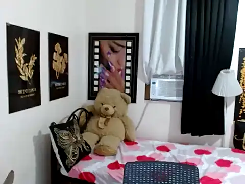 Show Webcam de TSbrianaHugeCock