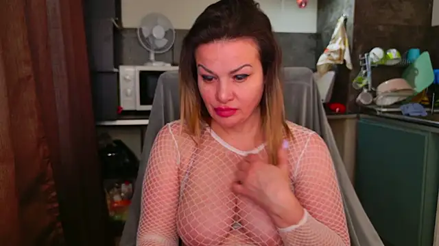 MishaMILF's Live XXX Chat