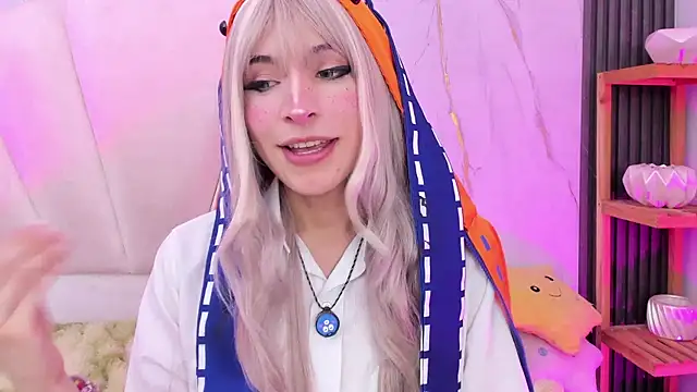 AliiceWonderland_ Show in webcam