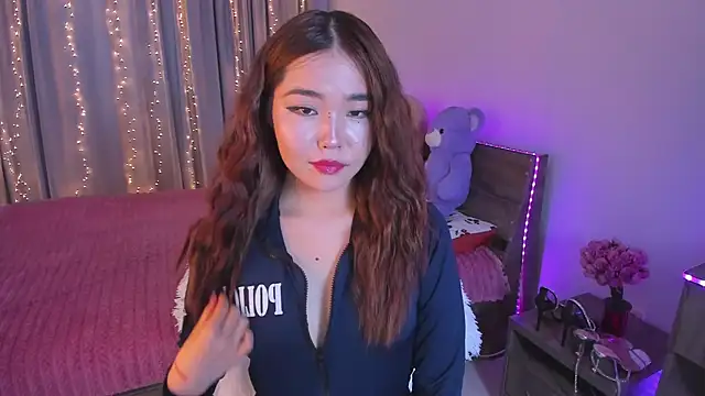 Dollyaa 在線直播表演