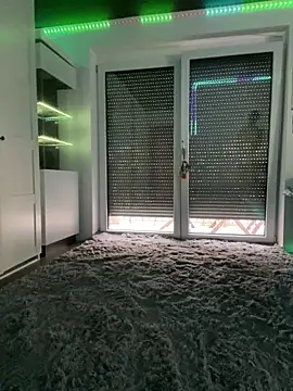 Just-Lilly: απευθείας συνομιλία ΧΧΧ