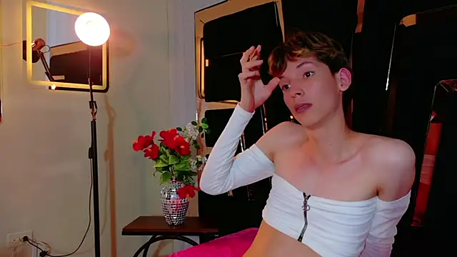 Stefany_PiInk's Live XXX Chat