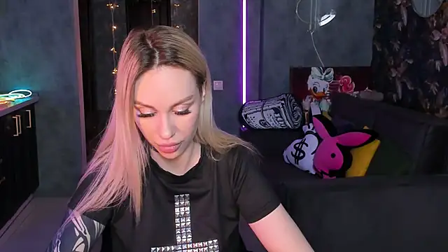 Blckmirrorr's Live XXX Chat