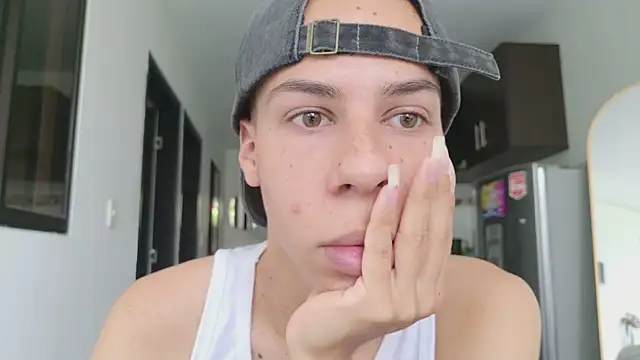 grey___27 Webcamshow