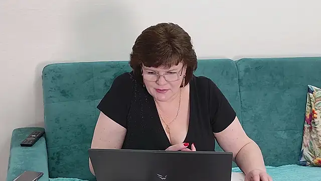 Sandra_Sunrise – Naživo XXX chat