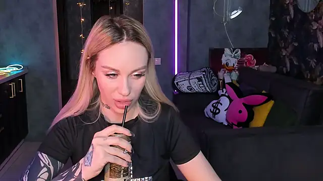 Blckmirrorr Chat XXX in diretta